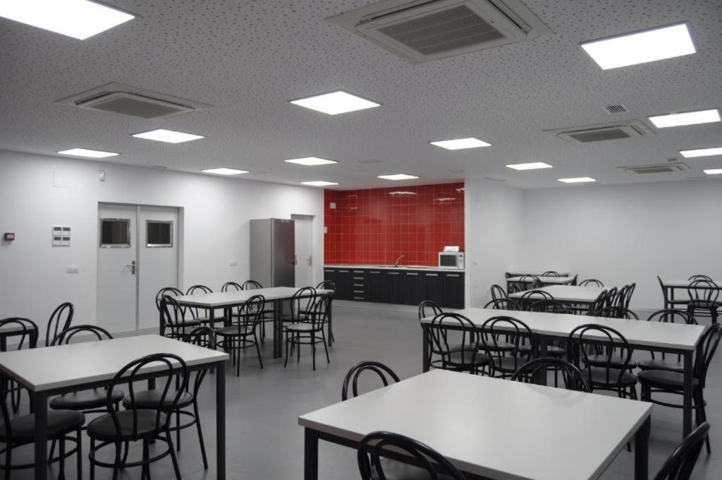 Hostel Divino Morales Arroyo de la Luz المظهر الخارجي الصورة