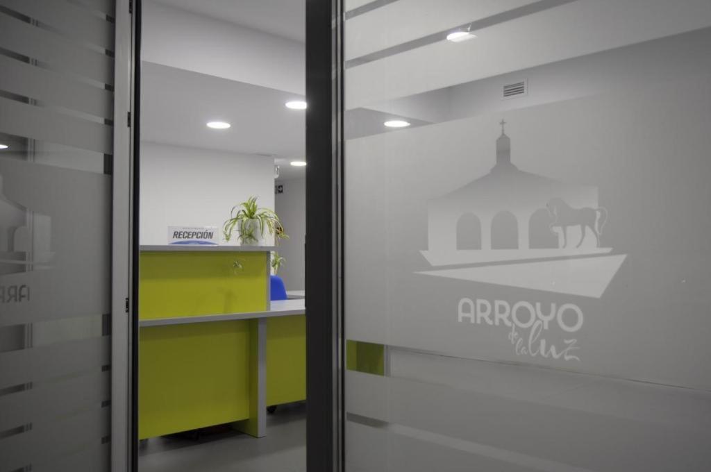 Hostel Divino Morales Arroyo de la Luz المظهر الخارجي الصورة