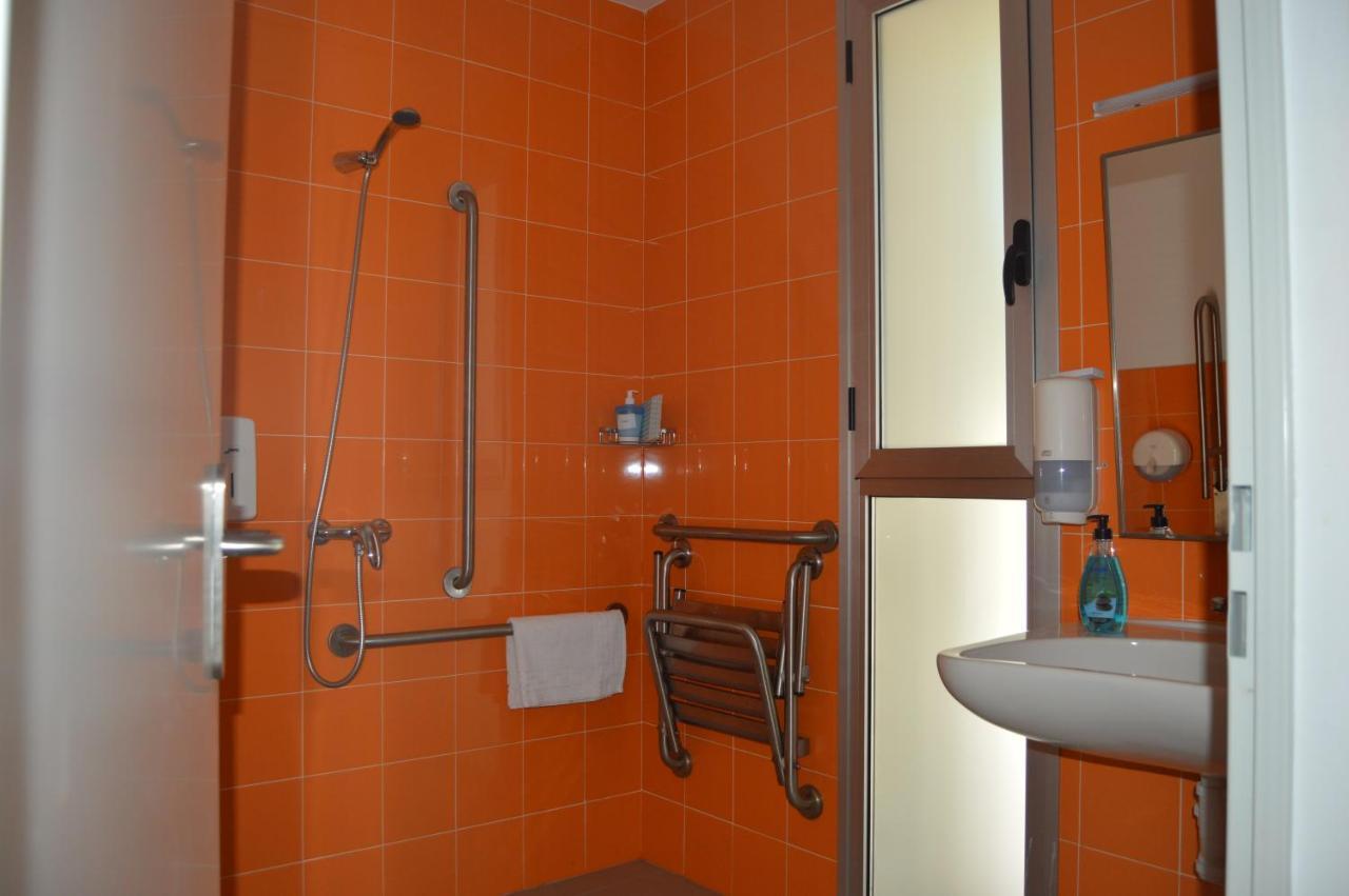 Hostel Divino Morales Arroyo de la Luz المظهر الخارجي الصورة